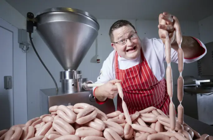 Record Breaking Irish Butcher Makes 78 Sausages In A Minute Guinness World Records 